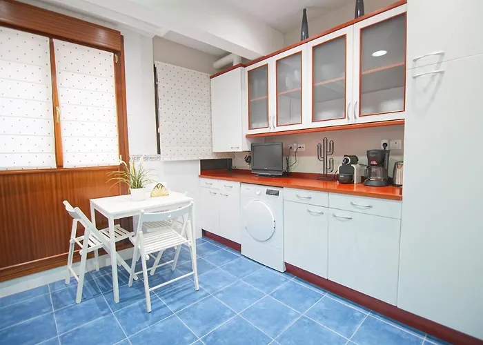 Piso Grande Y Luminoso En El Casco Viejo De Apartment